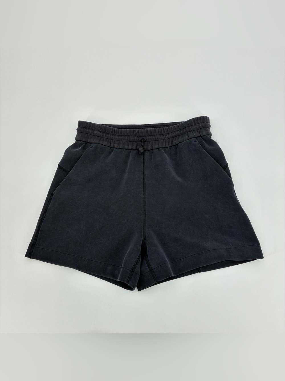 Lululemon Women’s Softstreme High-Rise Short 3.5” Gray/Black Size 2 VGC